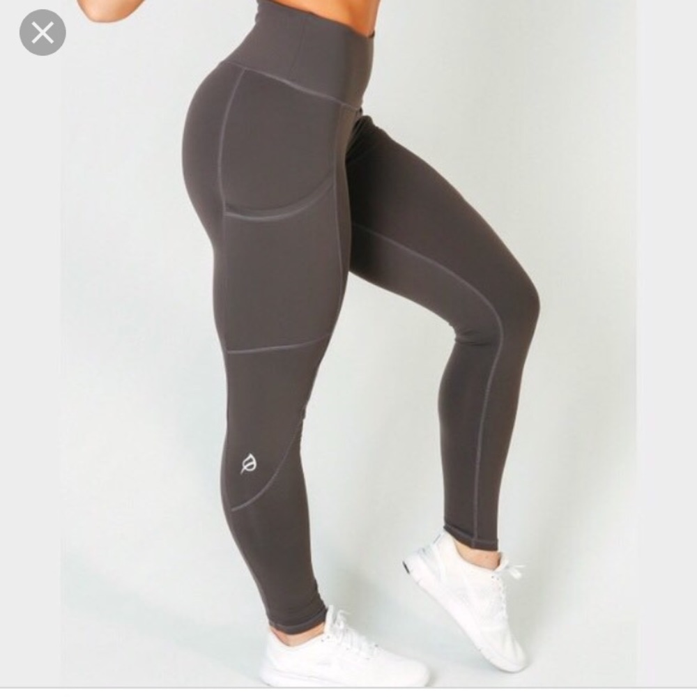Paula Sami legggins